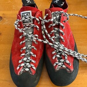 Women’s 8 climbing shoe. Made by Five Ten